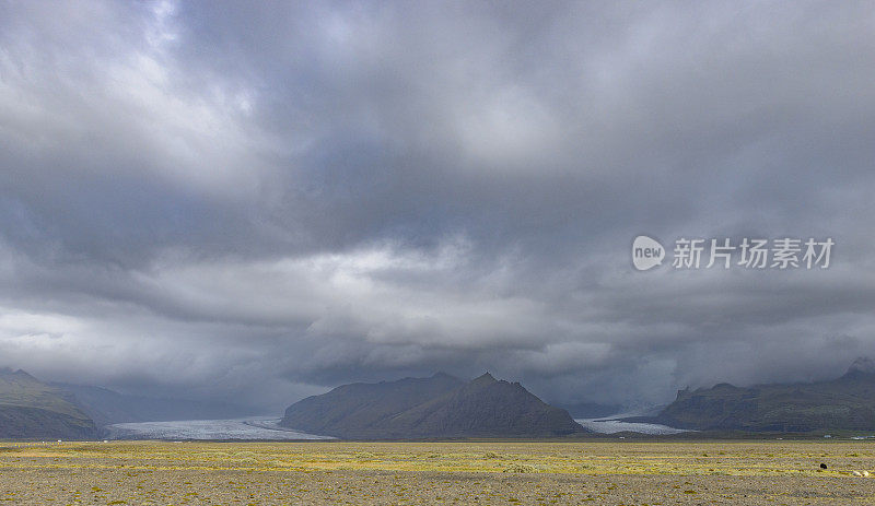 Skaftafellsjökull glacier in Skaftafell National Park, Iceland  panorama